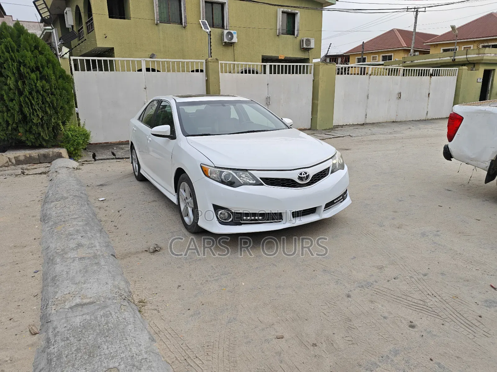 Toyota Camry SE 4dr Sedan (2.5L 4cyl 6A) 2013 White