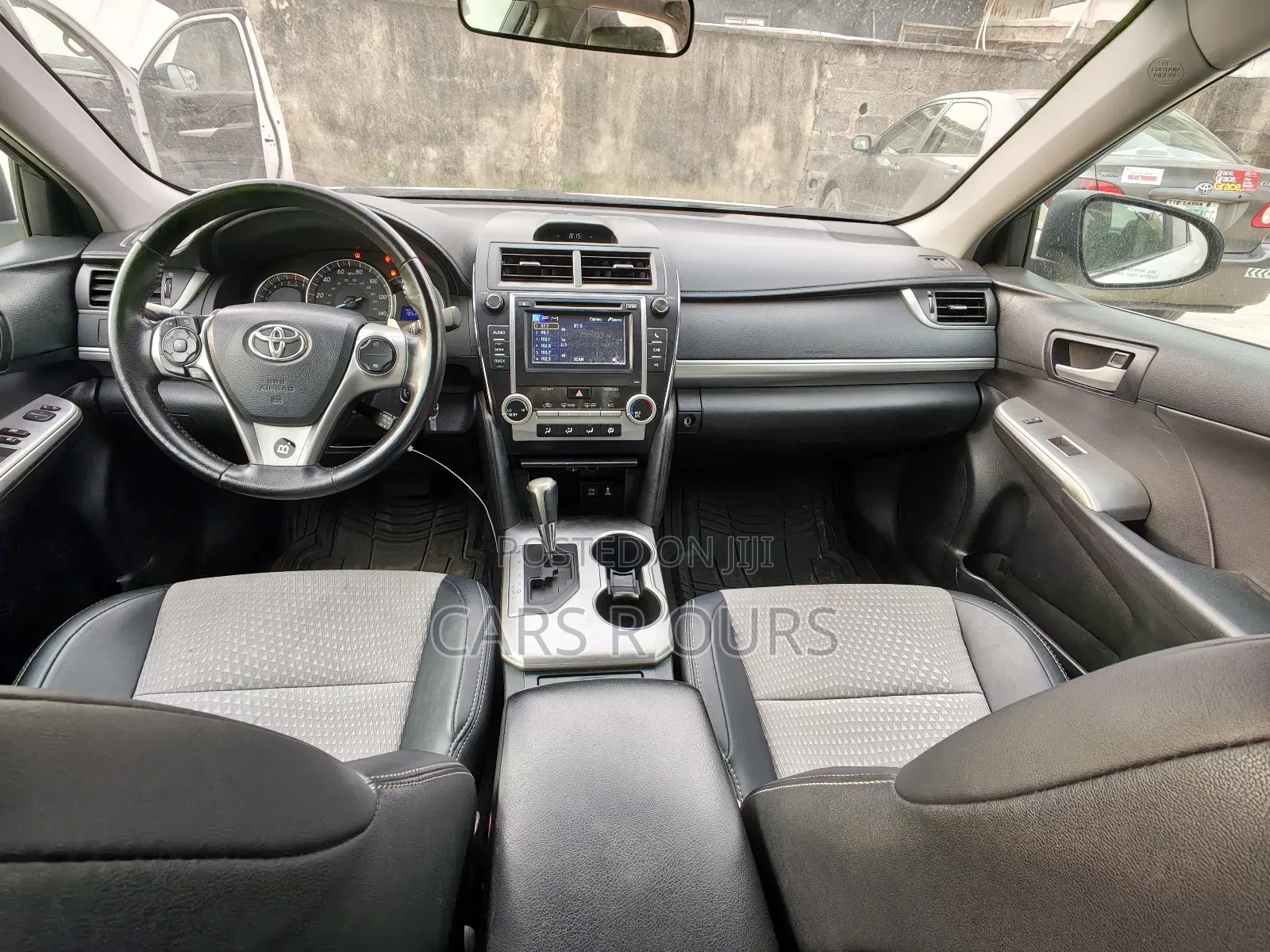 Toyota Camry SE 4dr Sedan (2.5L 4cyl 6A) 2013 White