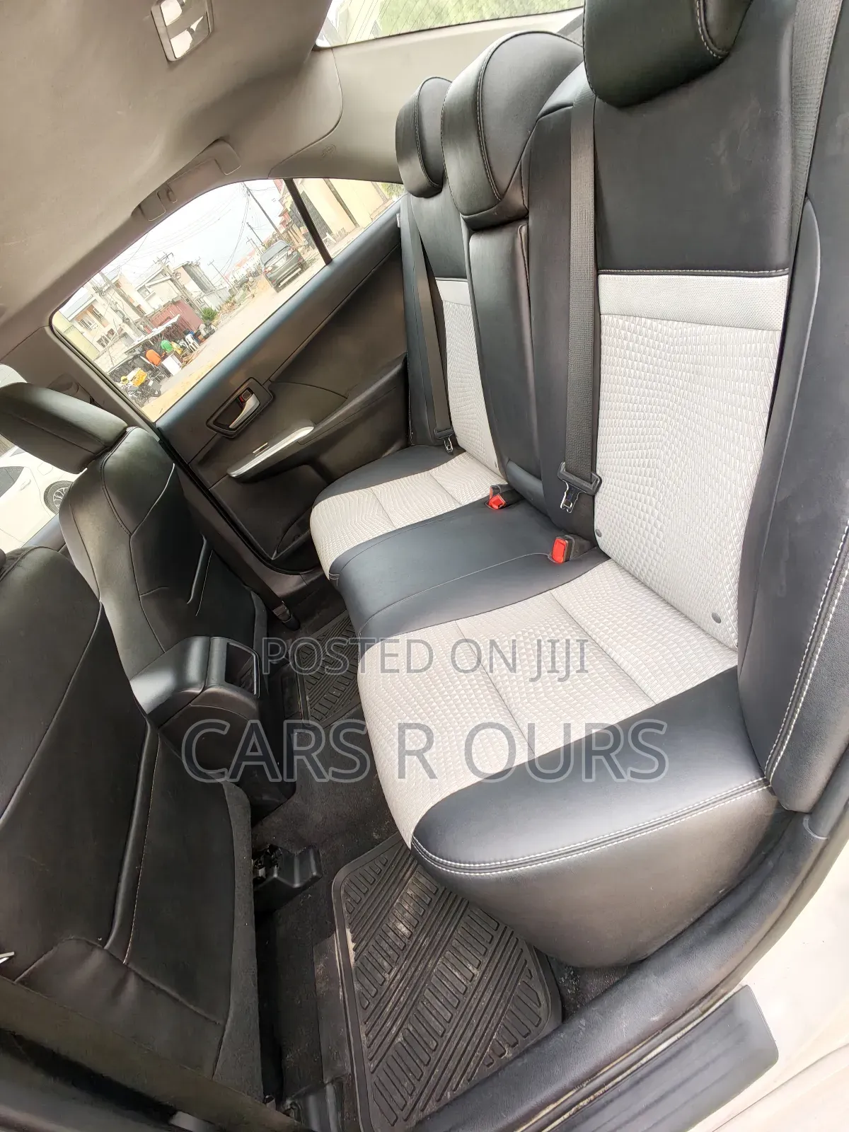 Toyota Camry SE 4dr Sedan (2.5L 4cyl 6A) 2013 White