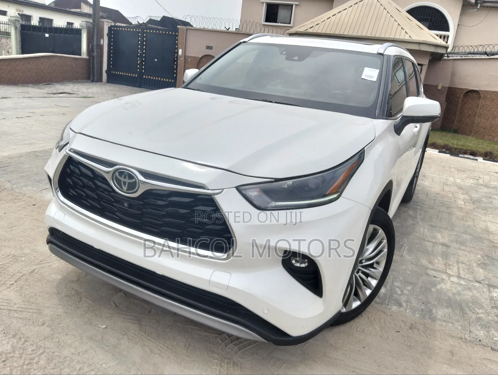 Toyota Highlander Limited 2021 White
