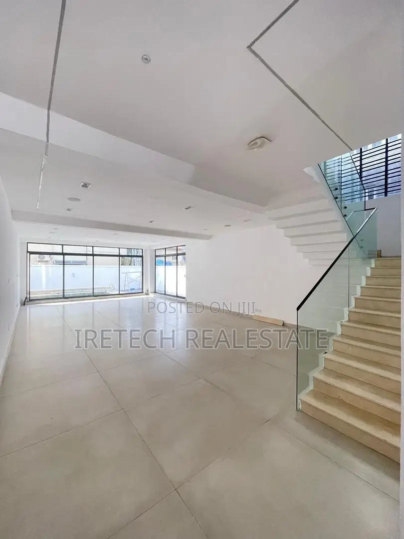 5bdrm Duplex in Lekki Phase 1 In A for sale