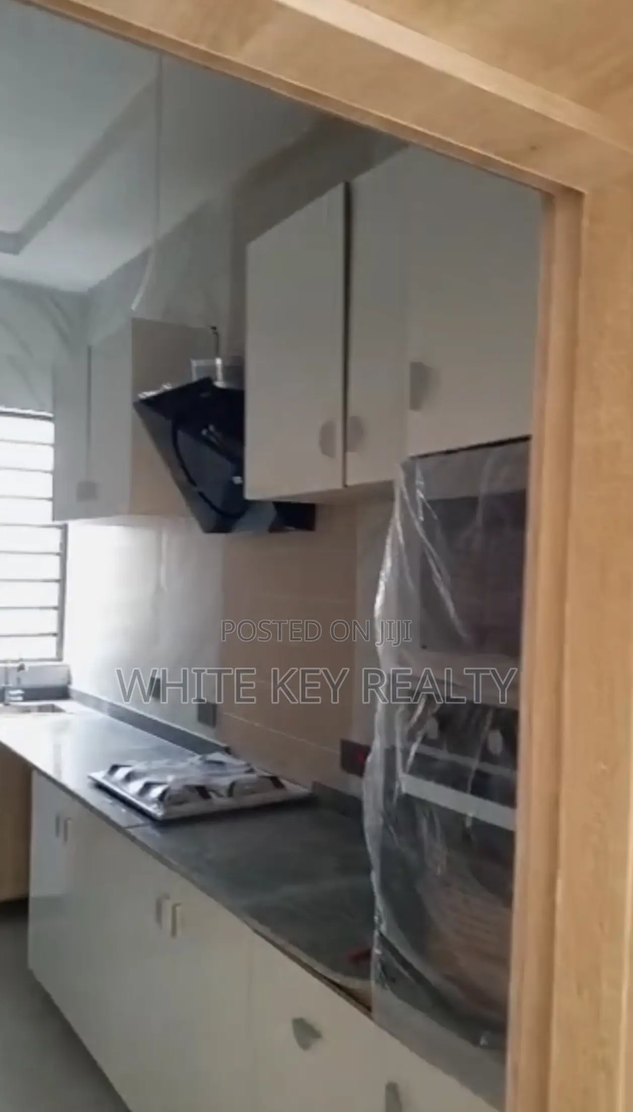3bdrm Duplex in General Paint, Off Lekki-Epe Expressway for rent