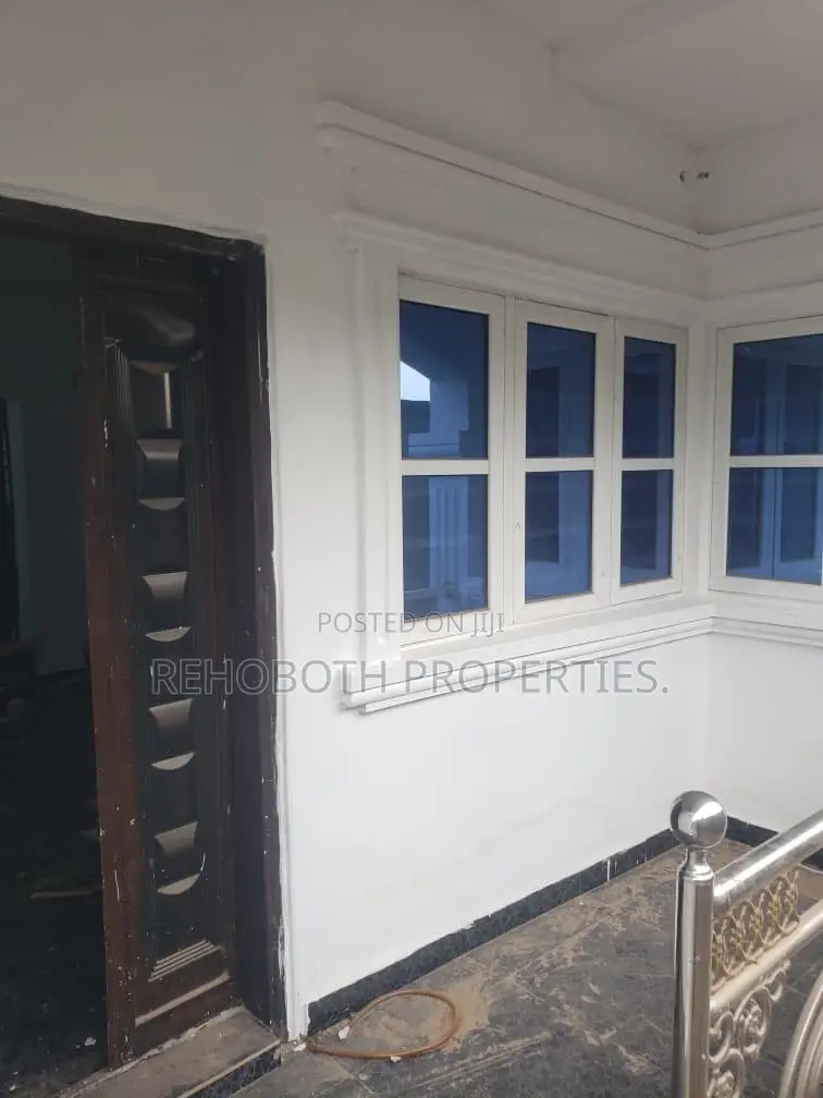 3bdrm Apartment in Back Of Madigrazz, Akala Express for rent