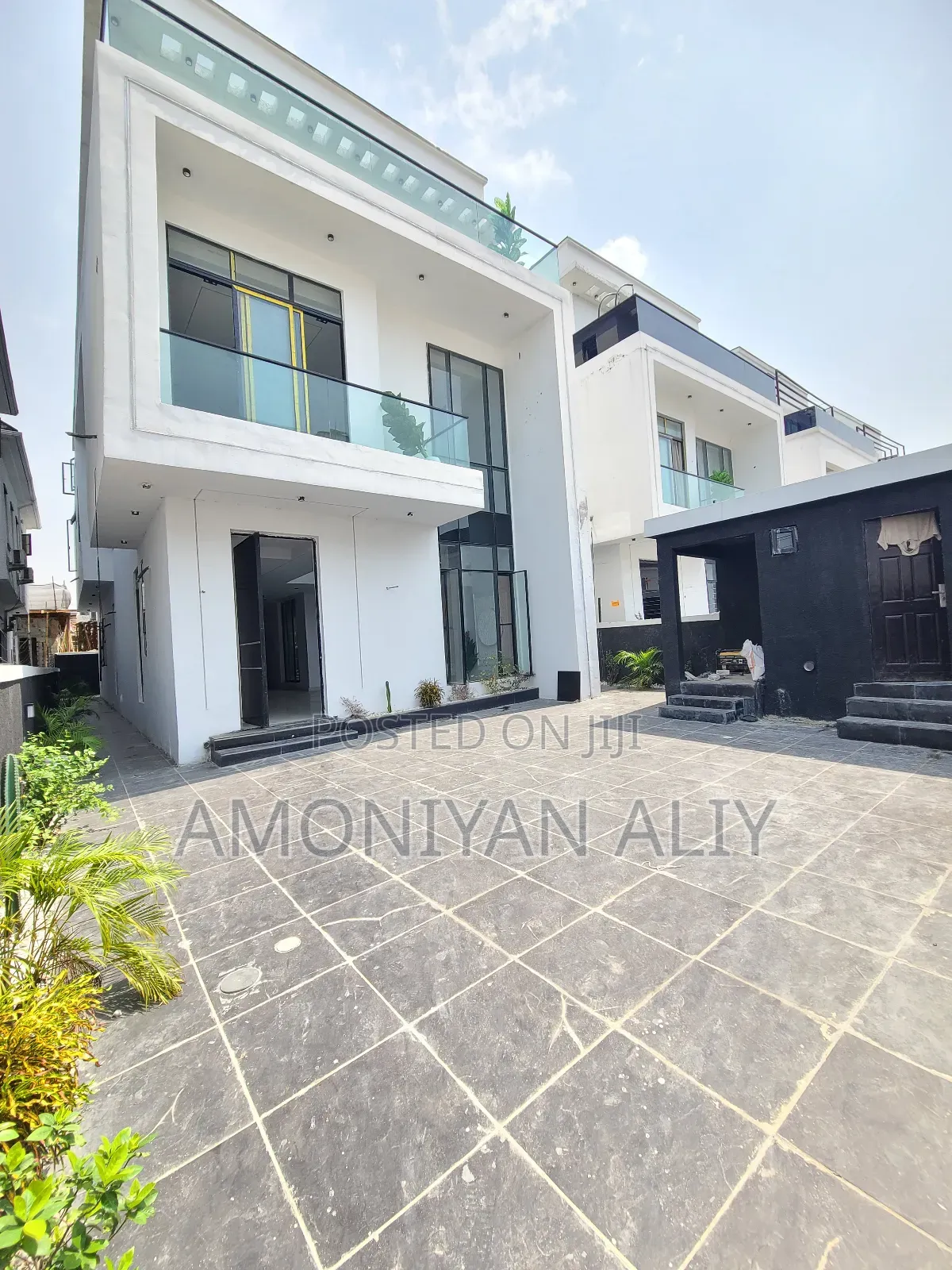 5bdrm Mansion in Ikota Gra Extension for sale