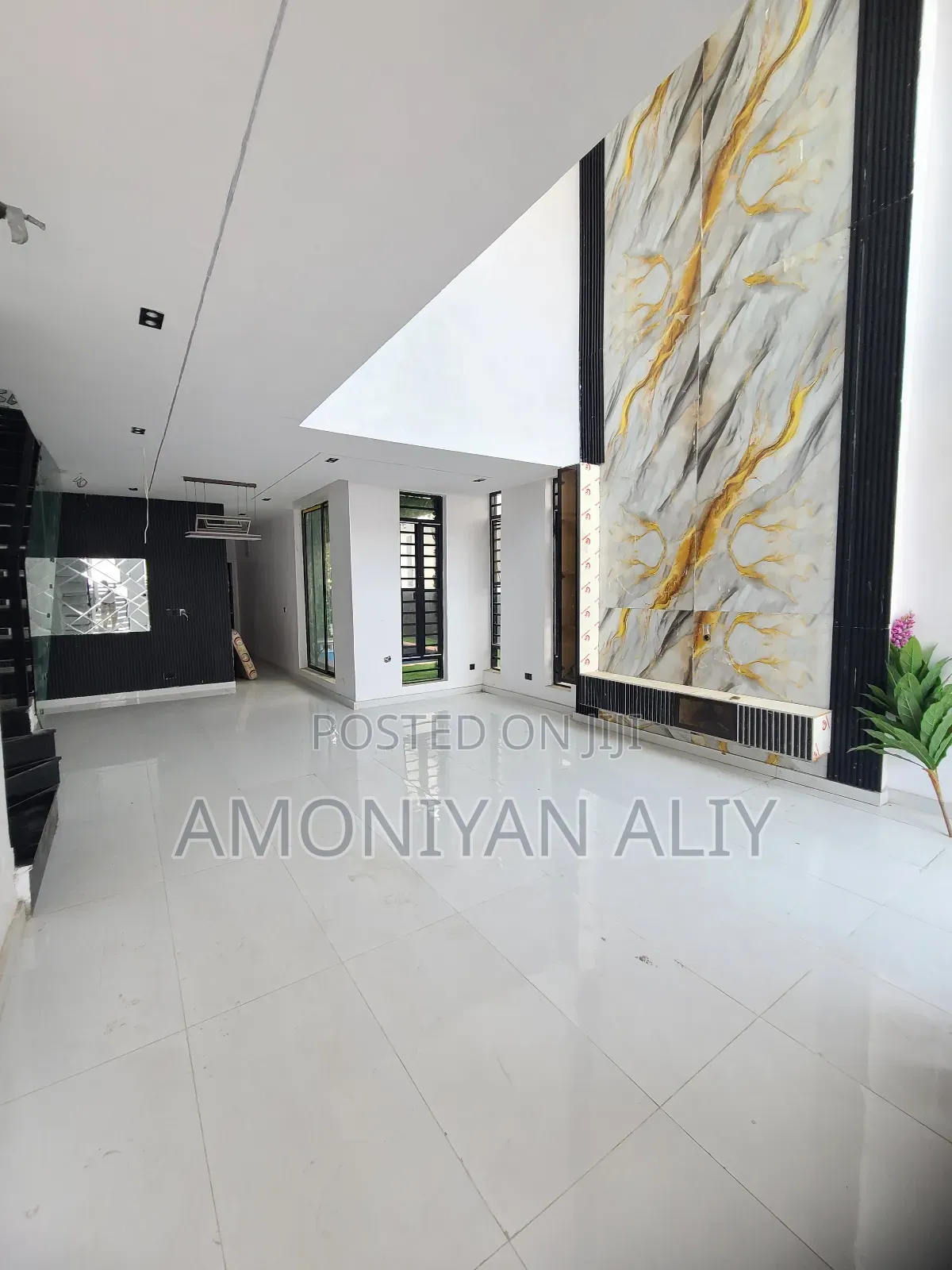 5bdrm Mansion in Ikota Gra Extension for sale