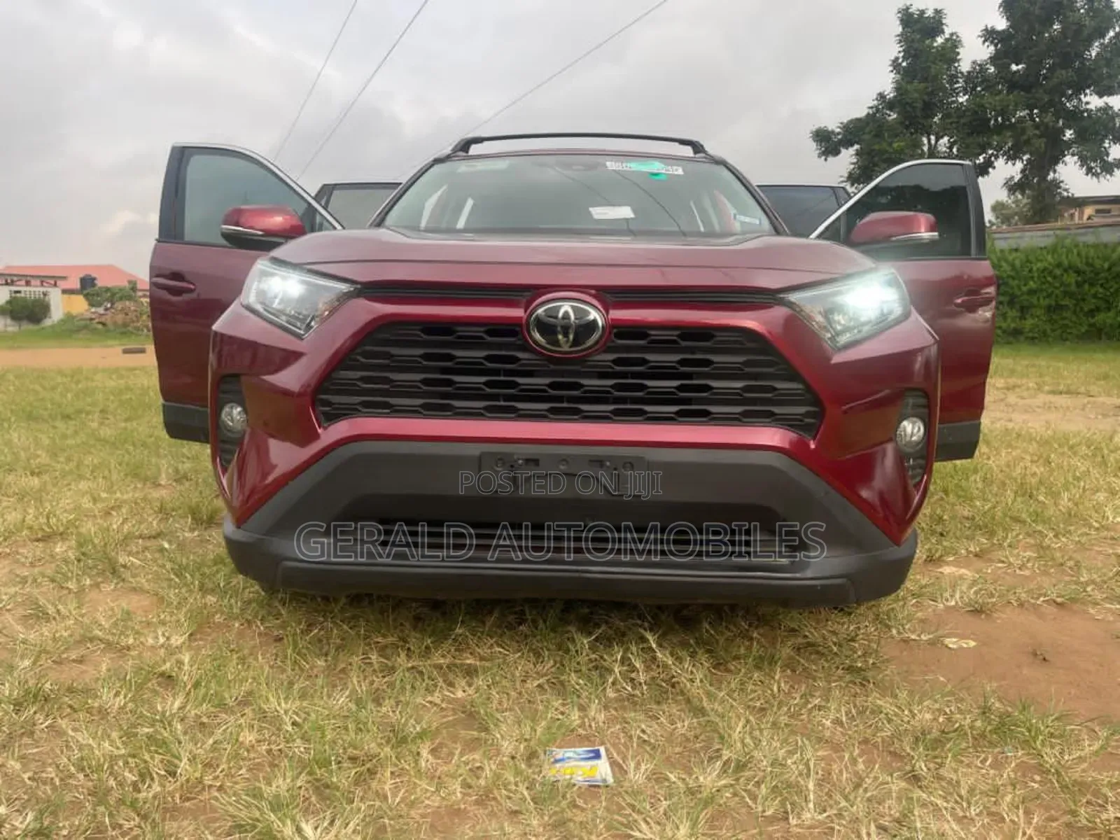 Toyota RAV4 XLE 2022 Red