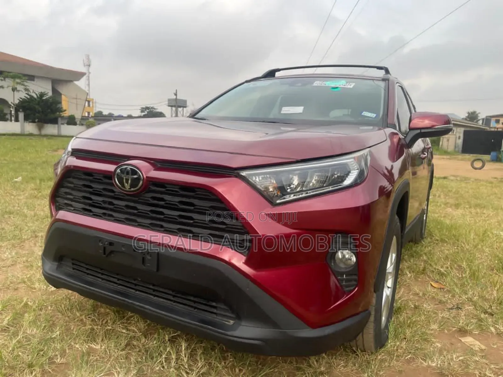 Toyota RAV4 XLE 2022 Red