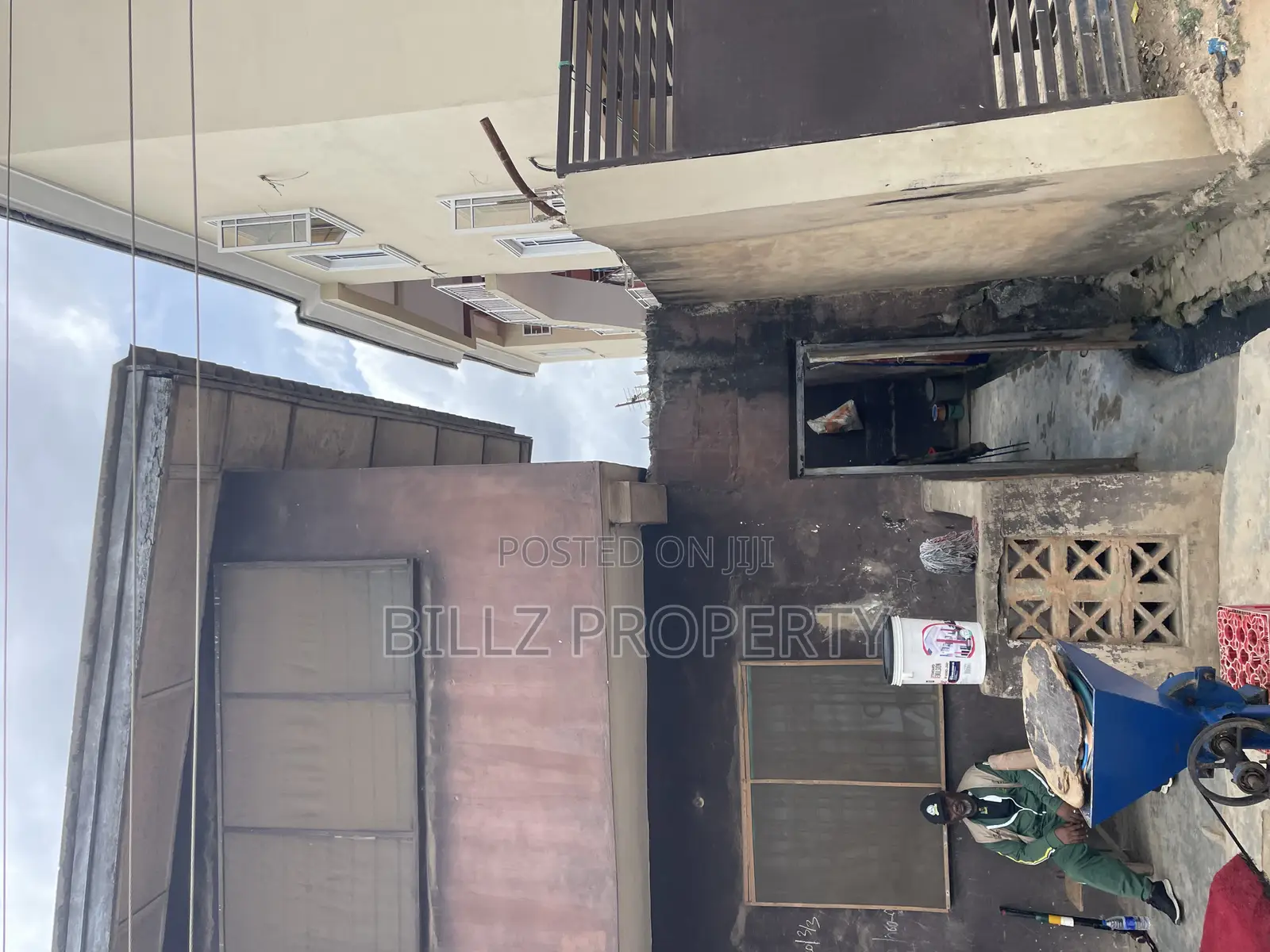 20bdrm Block of Flats in Badejo, Capitol for sale