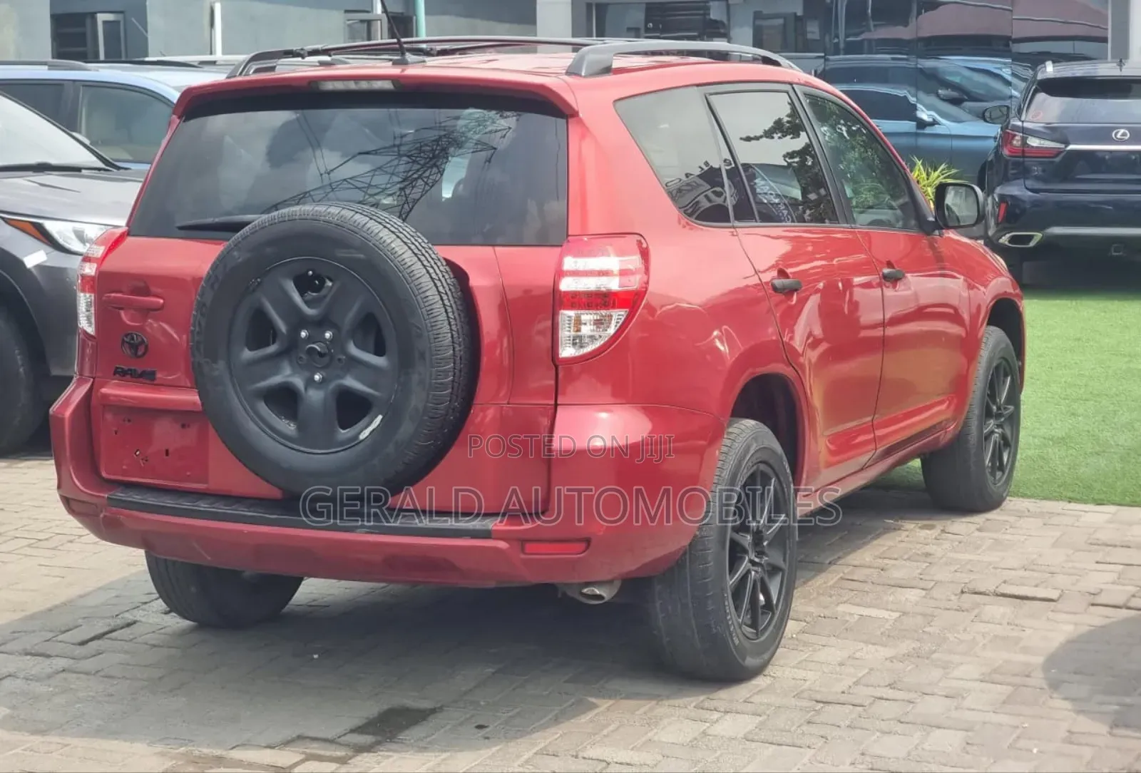 Toyota RAV4 2.5 2011 Red