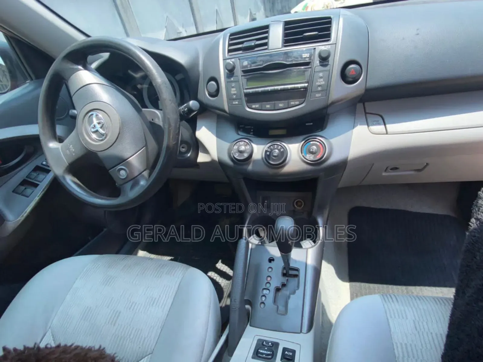 Toyota RAV4 2.5 2011 Red