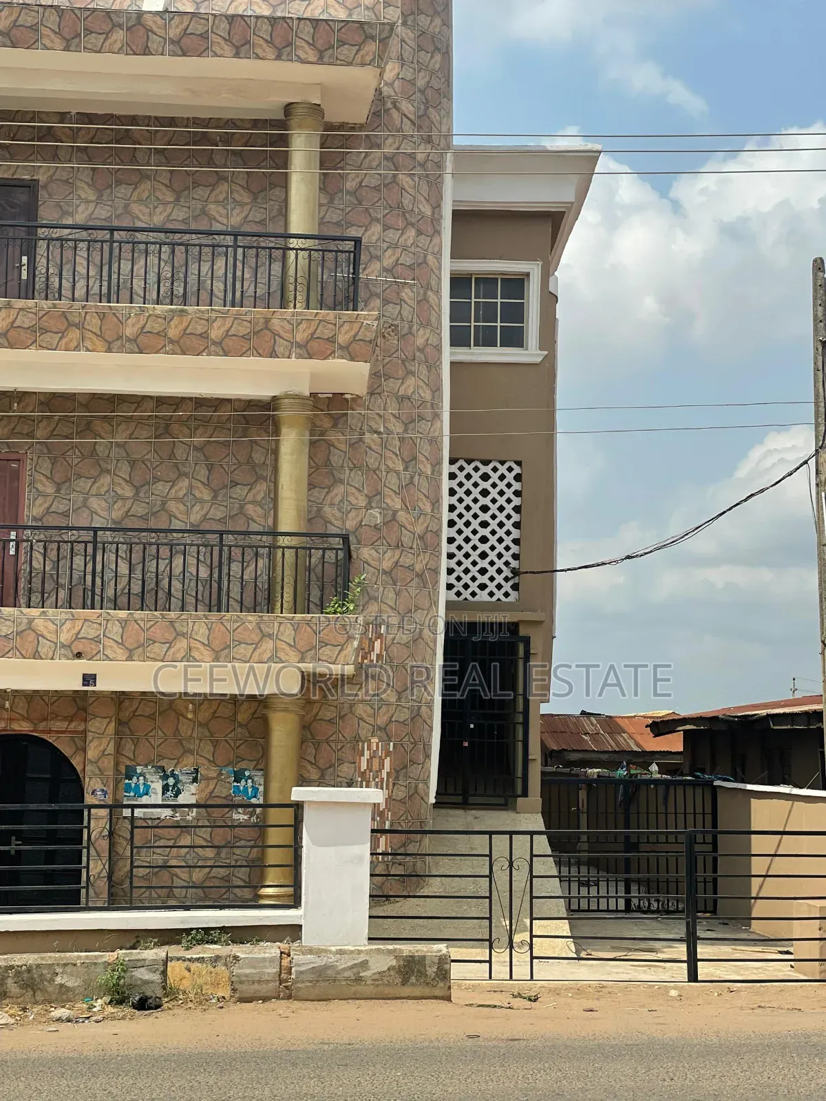 9 Big Rooms Available at Ologuneru Eleyele Ibadan