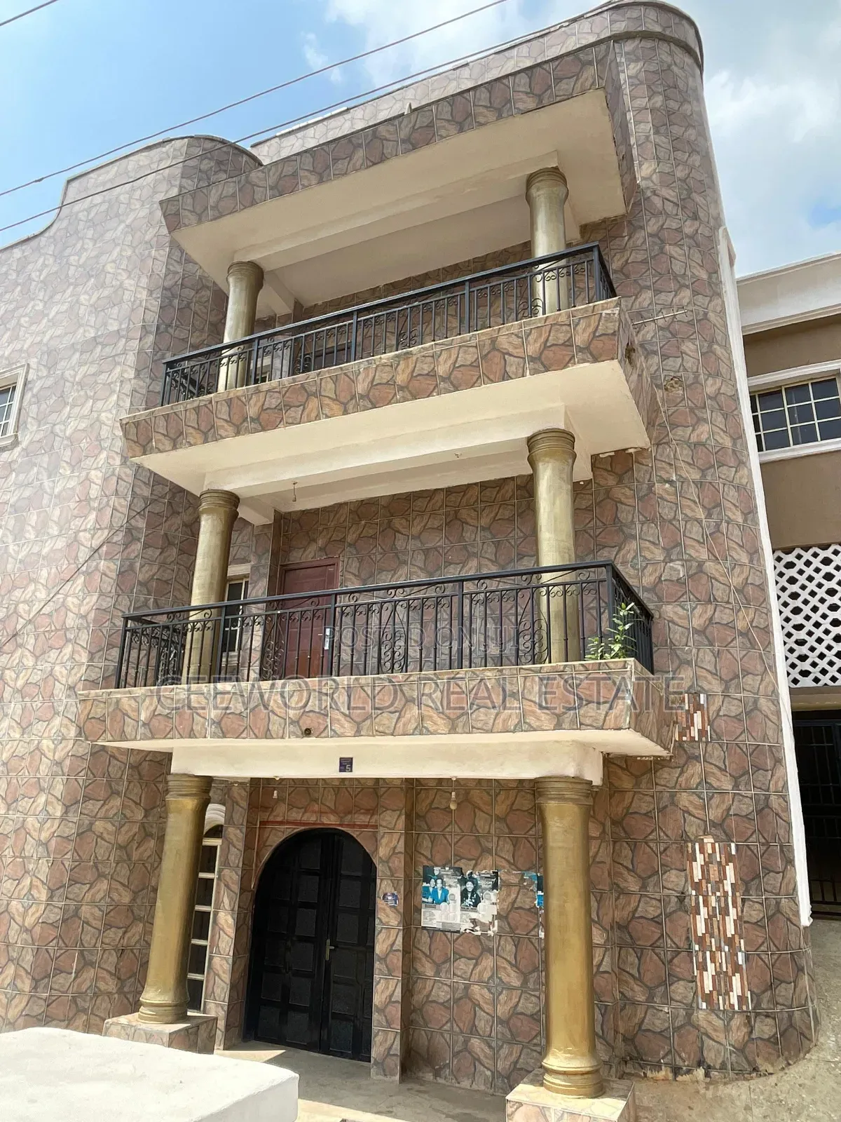 9 Big Rooms Available at Ologuneru Eleyele Ibadan