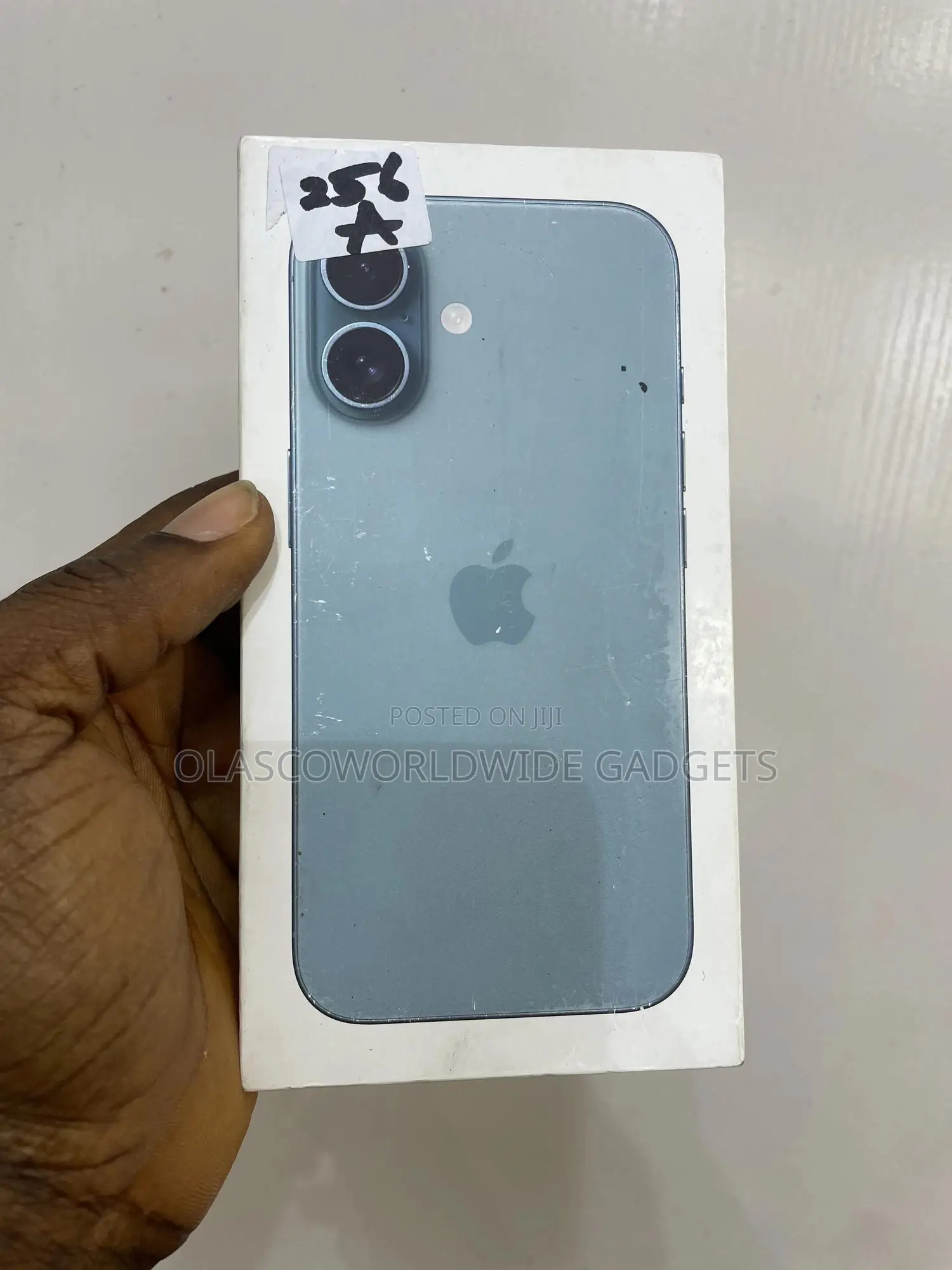 New Apple iPhone 16 256 GB Green
