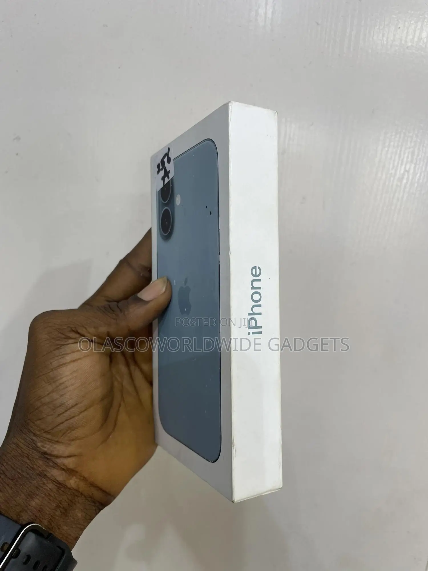 New Apple iPhone 16 256 GB Green