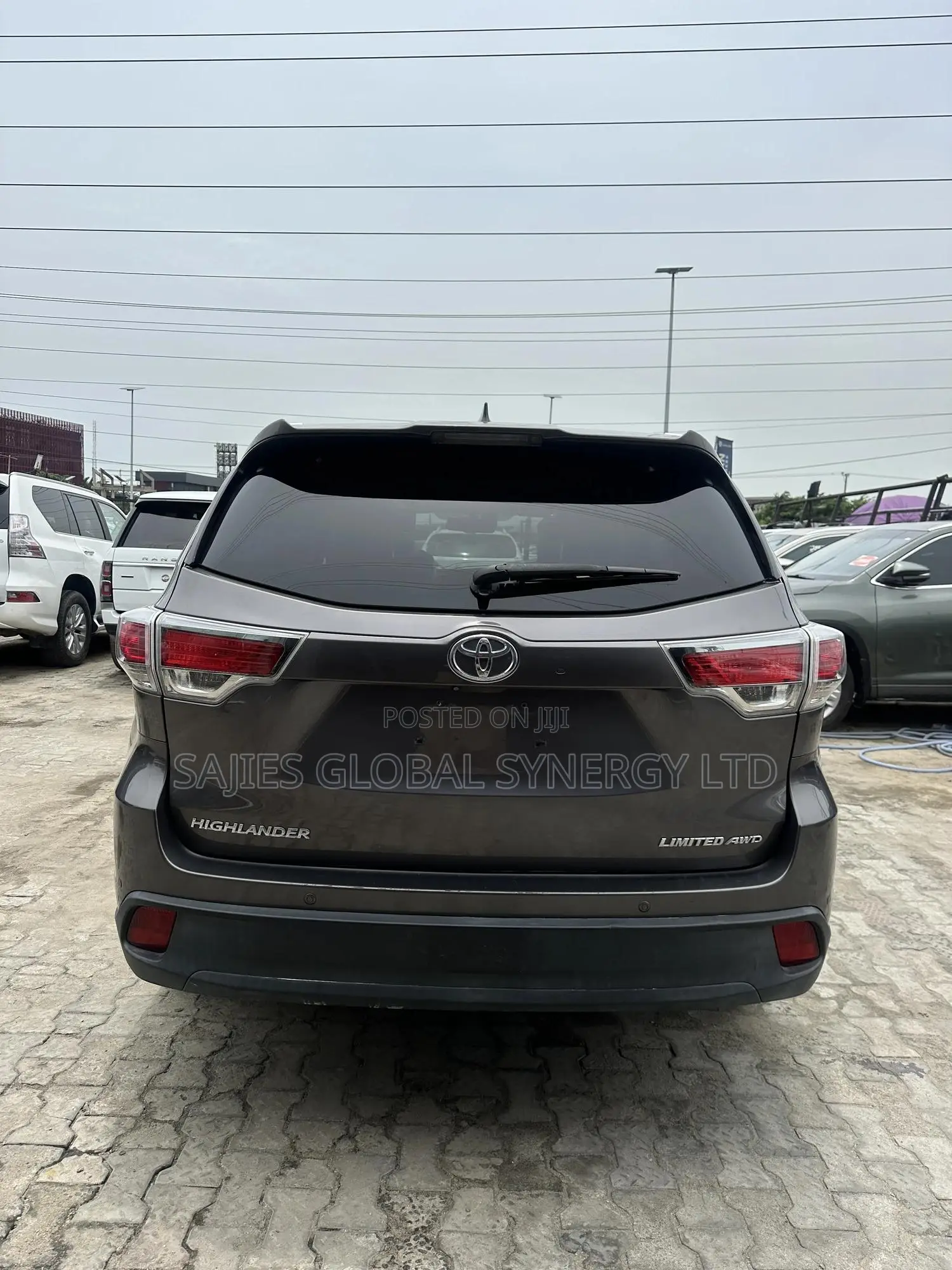 Toyota Highlander Limited Platinum 4dr SUV AWD (3.5L 6cyl 6A) 2015 Gray