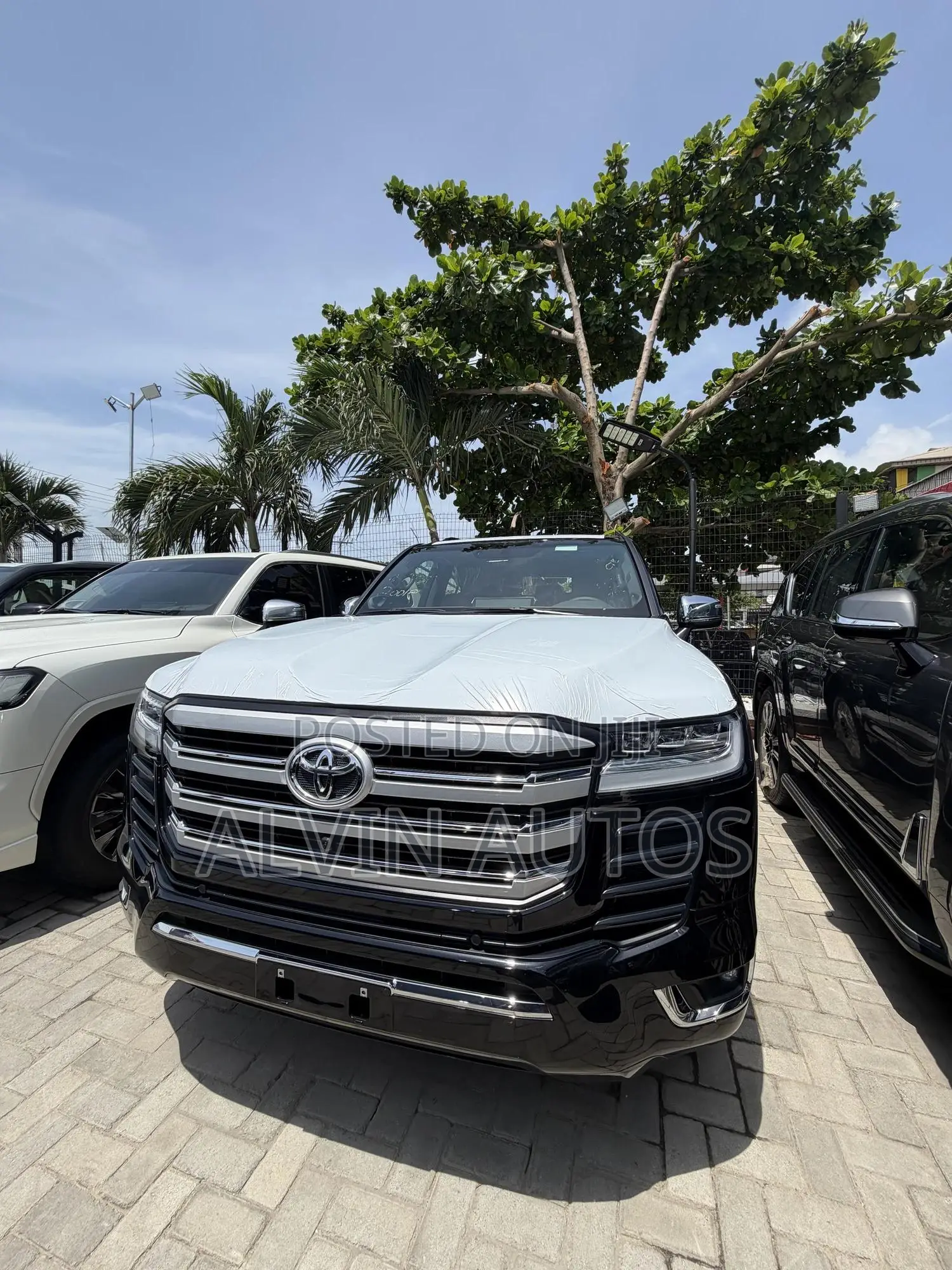 New Toyota Land Cruiser LC300 2025 Black
