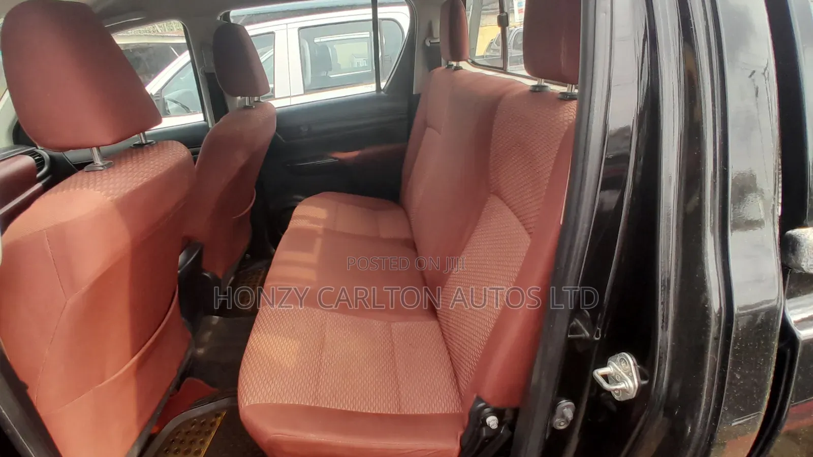 Toyota Hilux Revo Double Cab Petrol 2.7 AWD 2018 Black