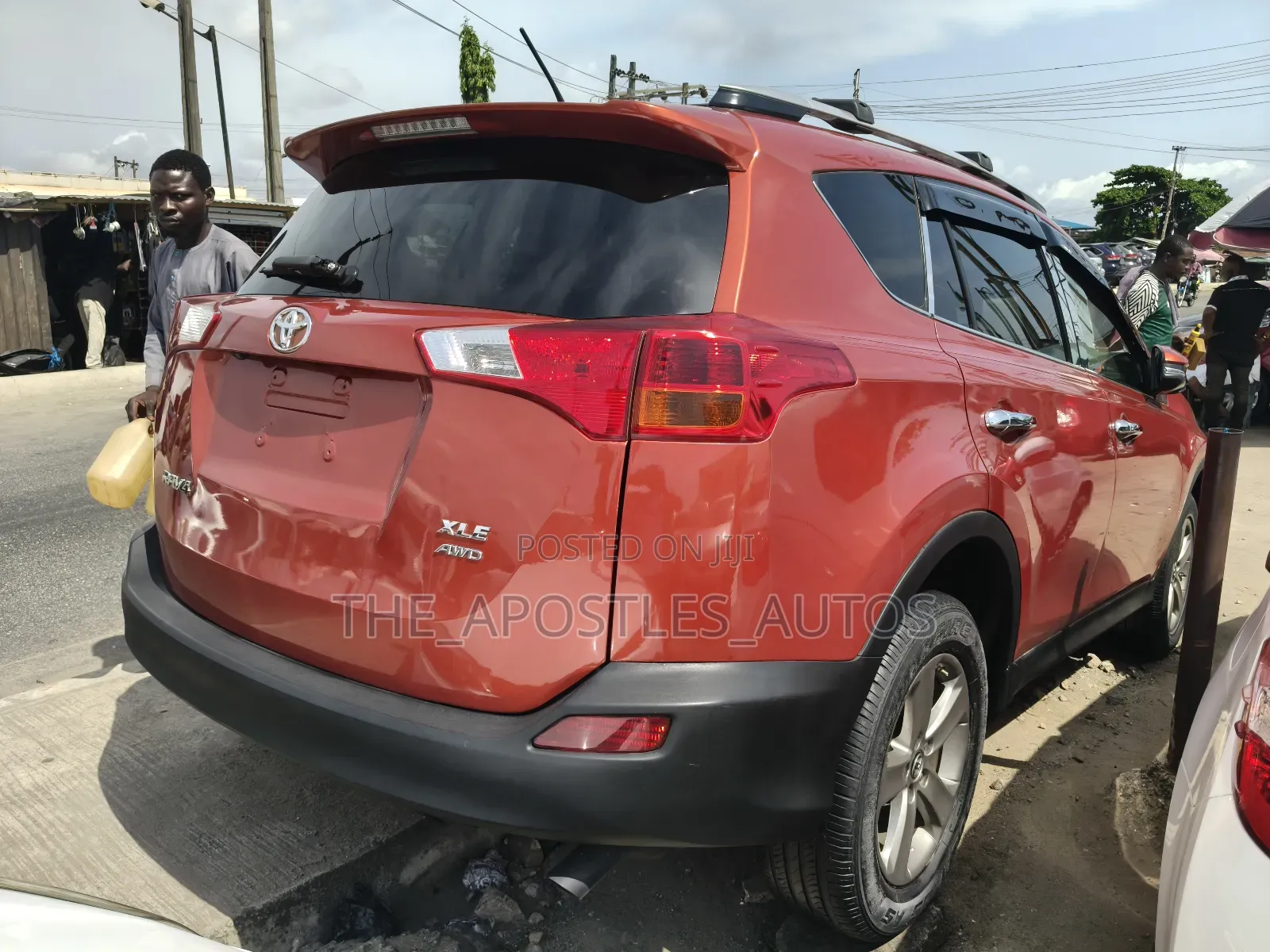 Toyota RAV4 XLE 4dr SUV AWD (2.5L 4cyl 6A) 2015 Orange