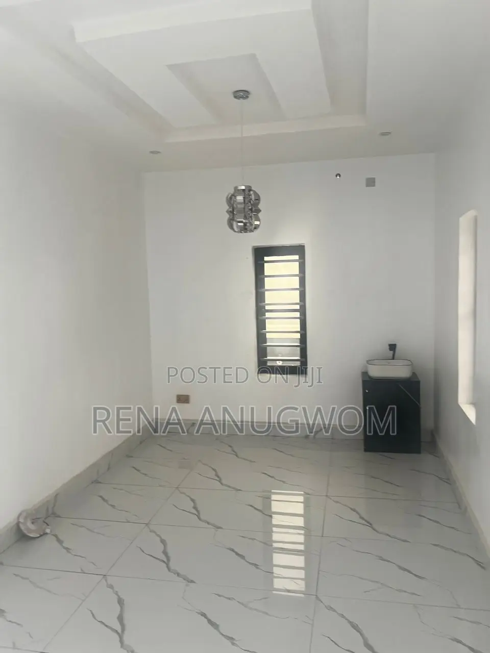 5bdrm Duplex in Mini Estate for sale