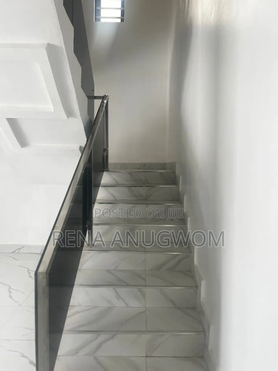 5bdrm Duplex in Mini Estate for sale