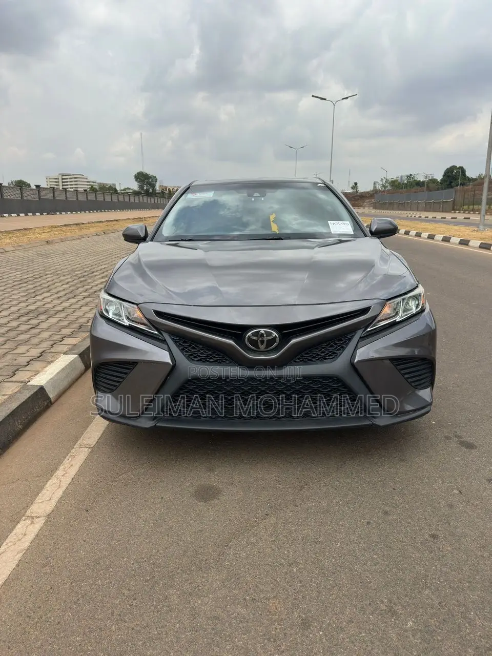 Toyota Camry SE (2.5L 4cyl 8A) 2019 Gray