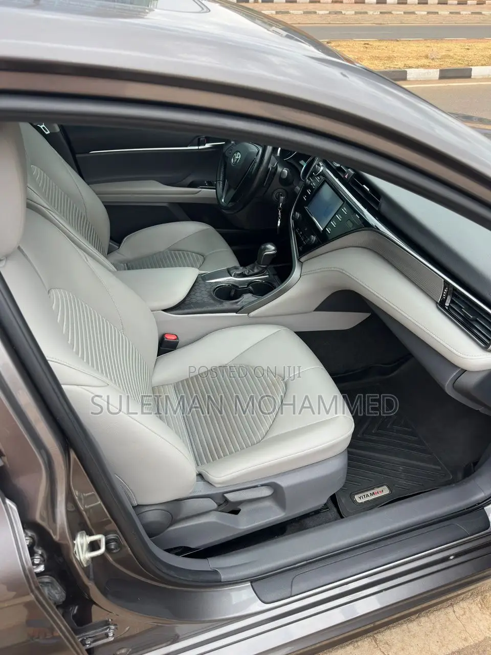 Toyota Camry SE (2.5L 4cyl 8A) 2019 Gray