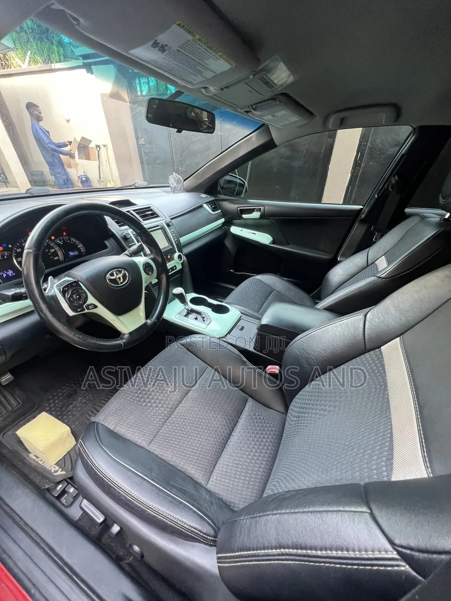 Toyota Camry SE 4dr Sedan (3.5L 6cyl 6A) 2014 Red