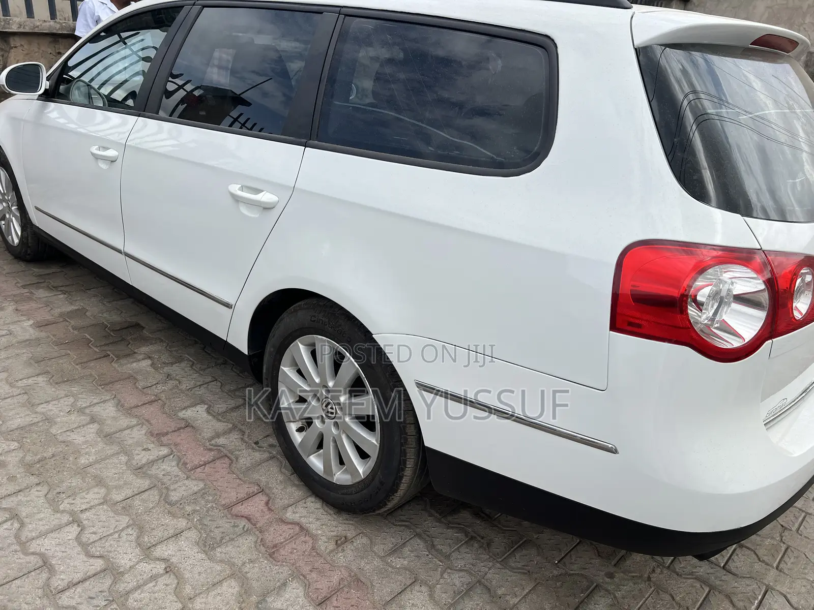 Volkswagen Passat 2.0 Wagon 2010 White