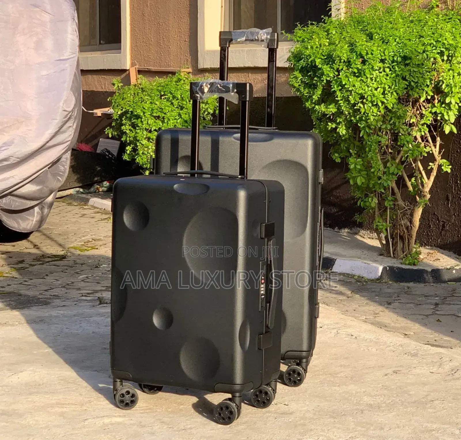 High Quality Traveling Luggage 2 in 1 Luxury Set (Size - 20 24)