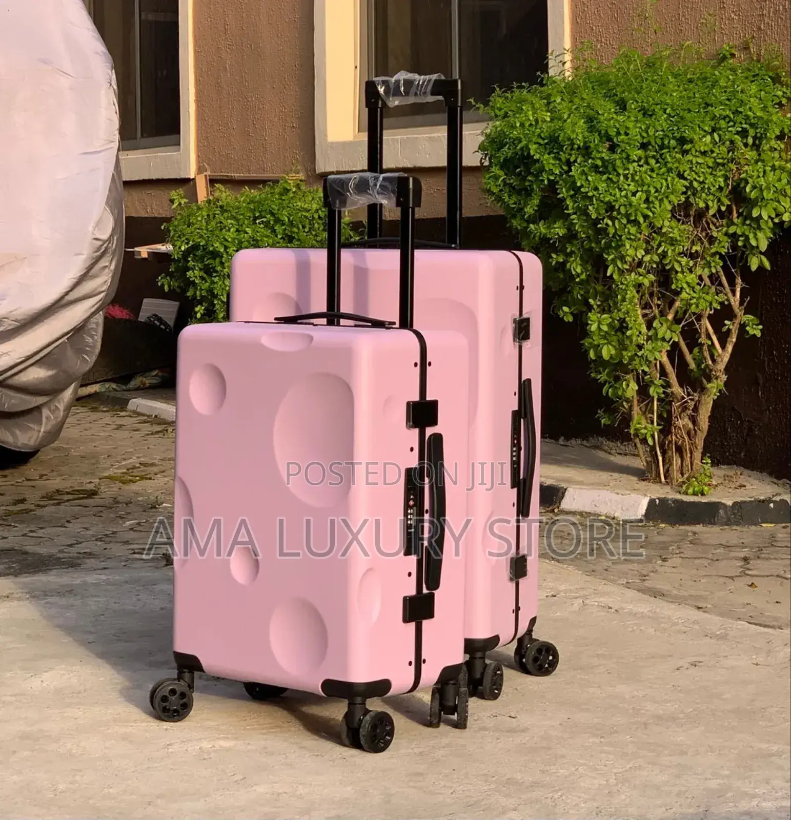High Quality Traveling Luggage 2 in 1 Luxury Set (Size - 20 24)