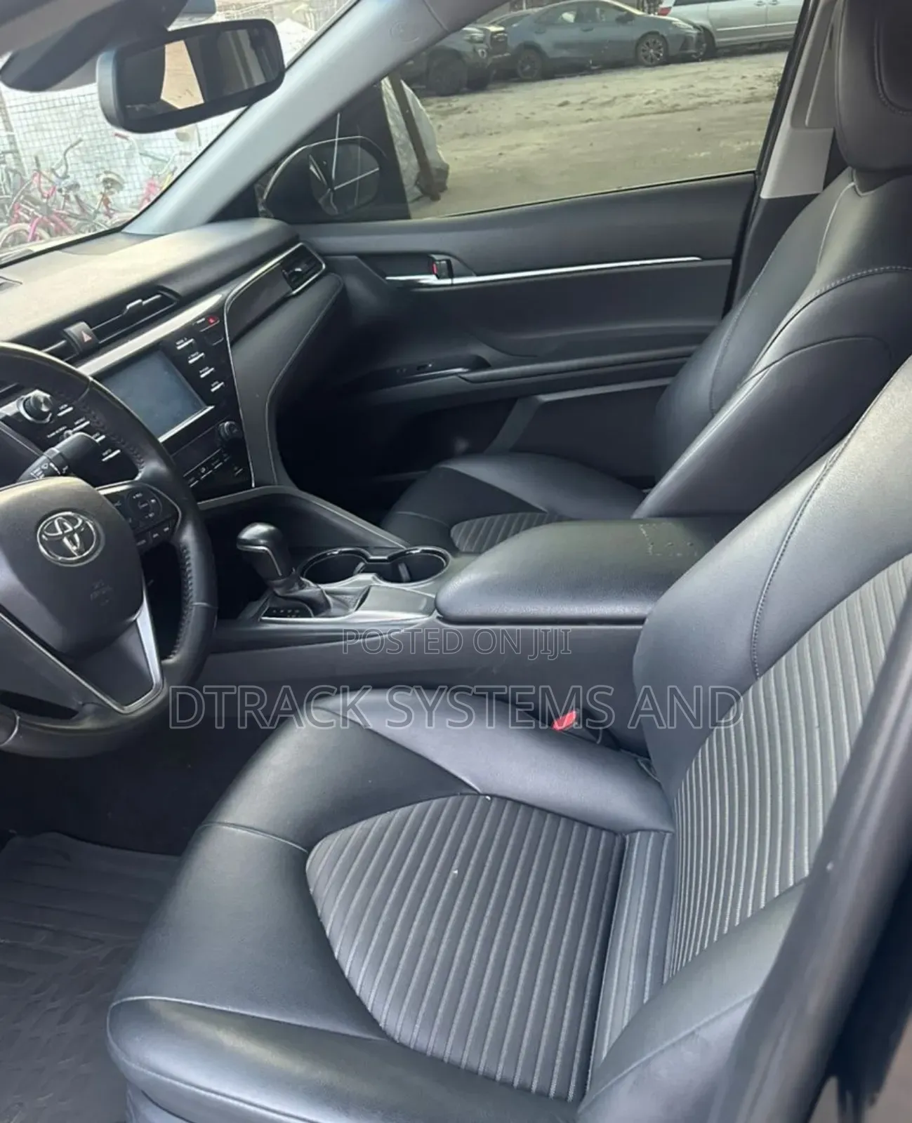Toyota Camry SE FWD (2.5L 4cyl 8AM) 2018 Black