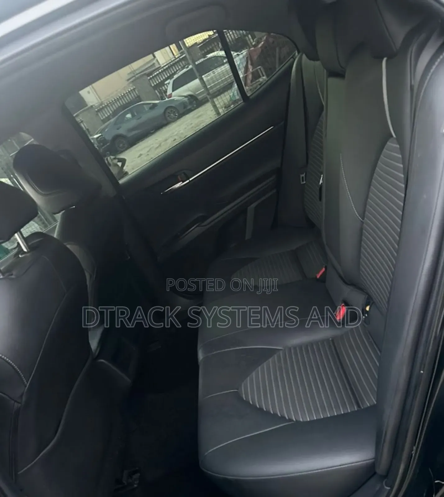 Toyota Camry SE FWD (2.5L 4cyl 8AM) 2018 Black