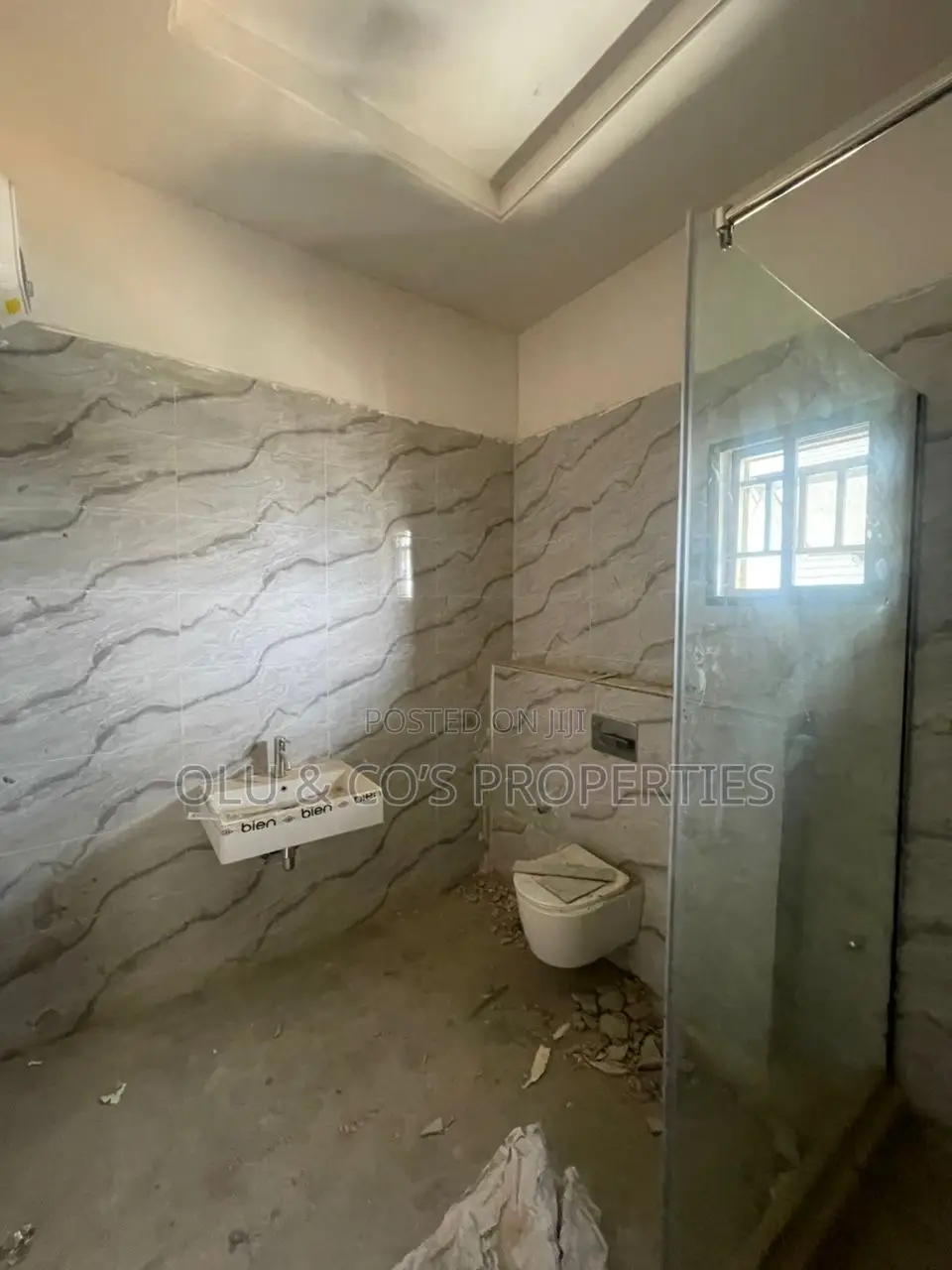 4bdrm Duplex in Lifecamp for sale