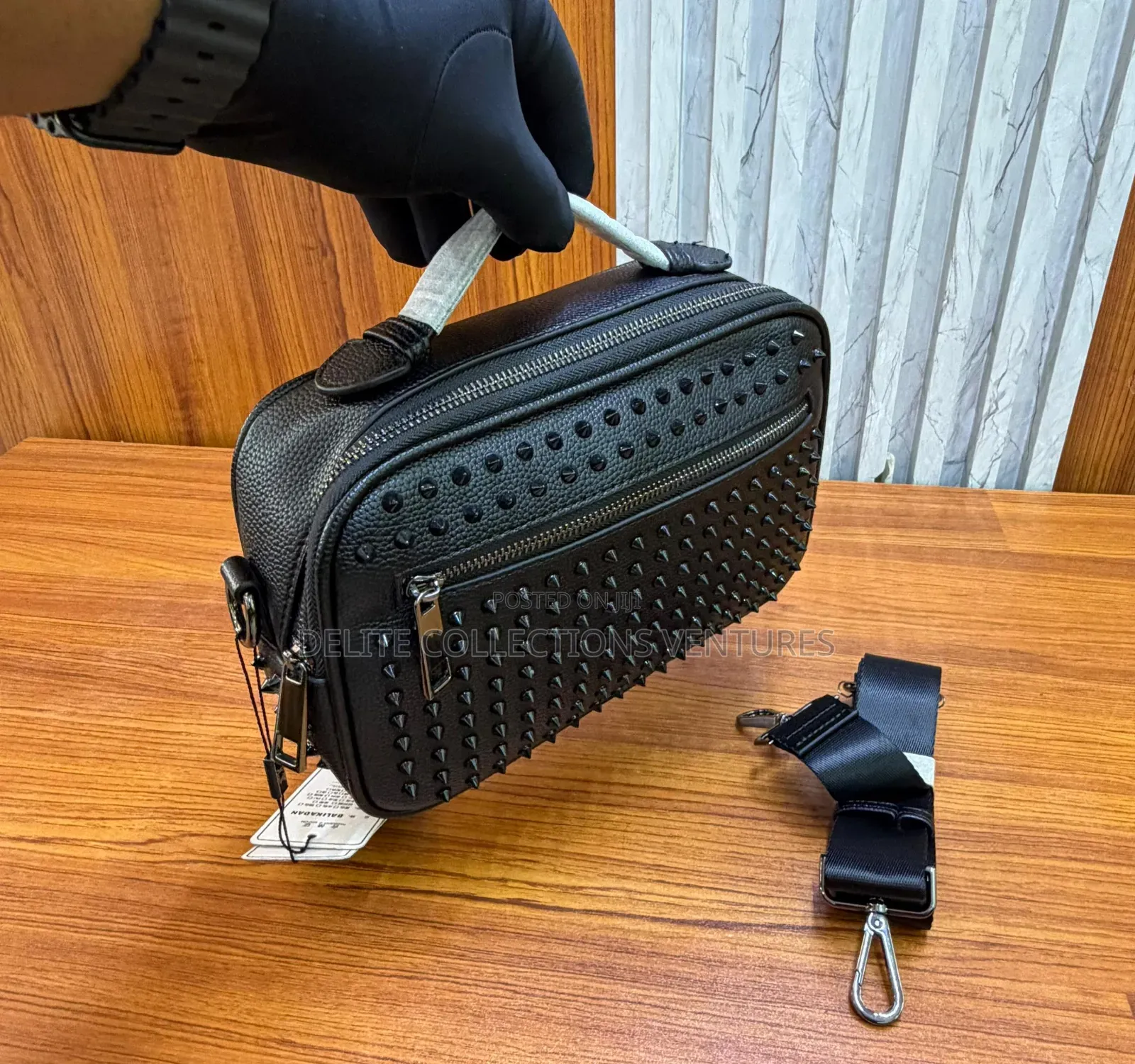 Luxury Update  
Studded Stylish Unisex Rivet Side Purse.
