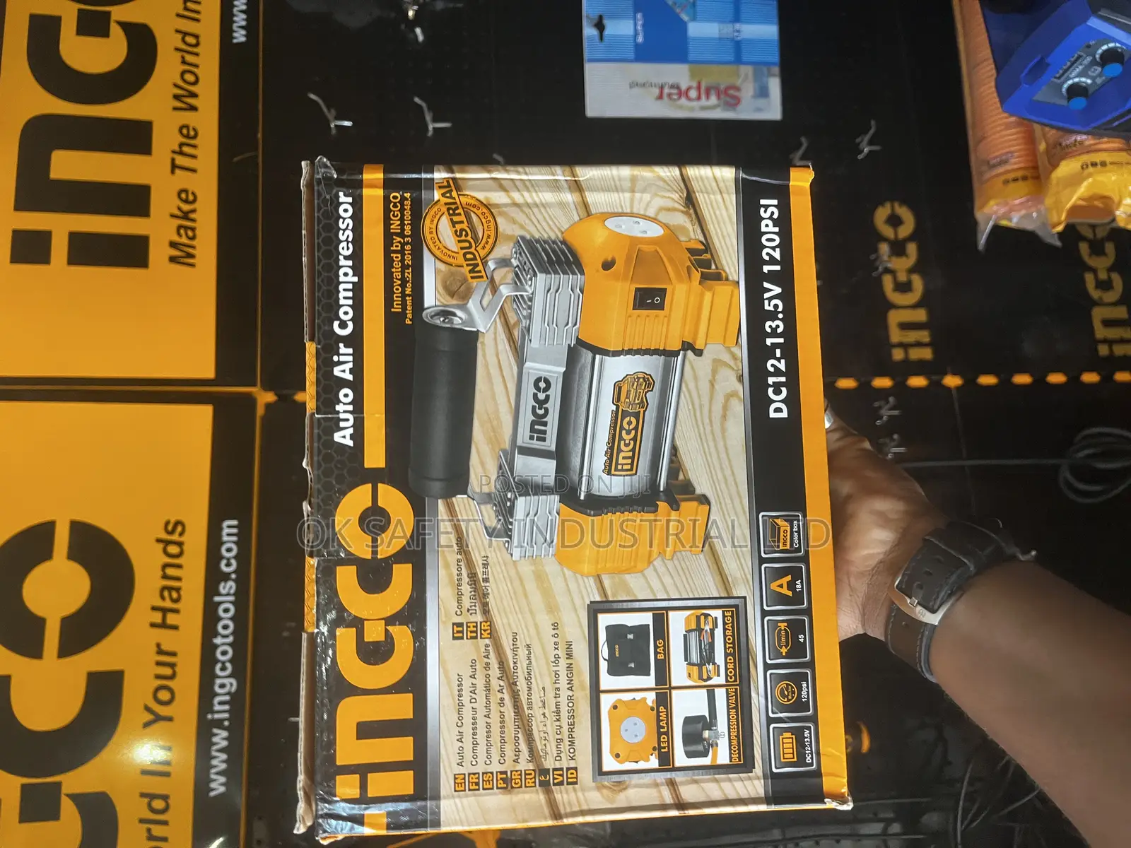 Auto Air Compressor 12 Volts