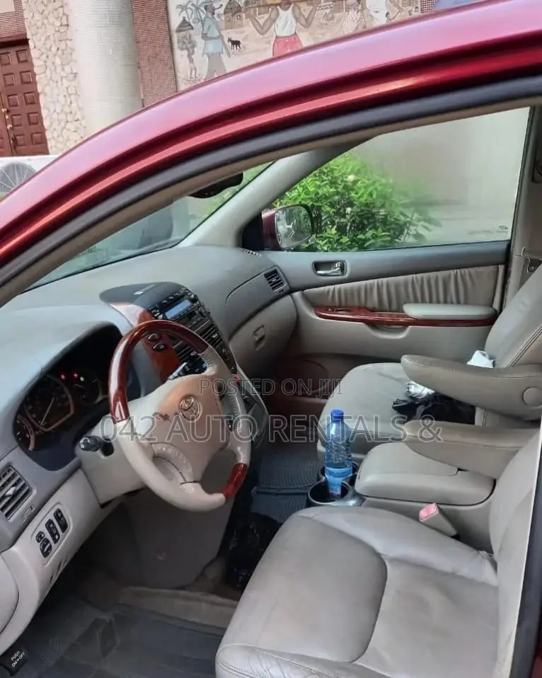 Toyota Sienna Available for Hire