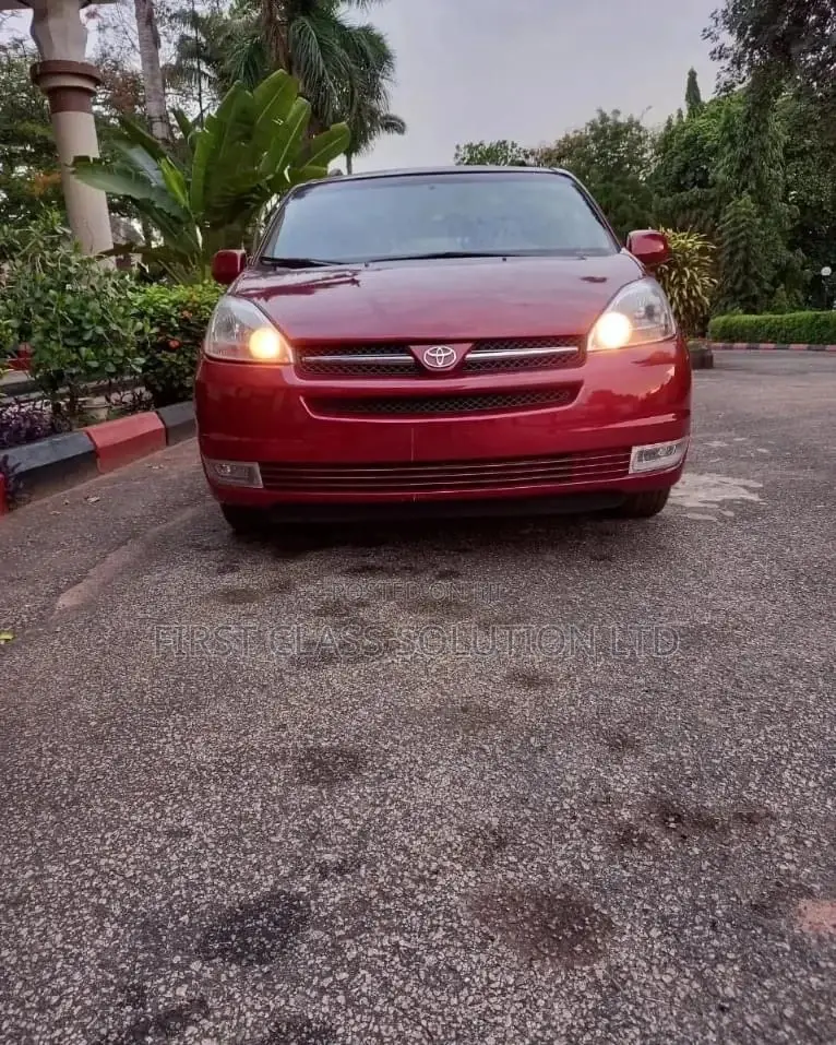 Toyota Sienna Available for Hire