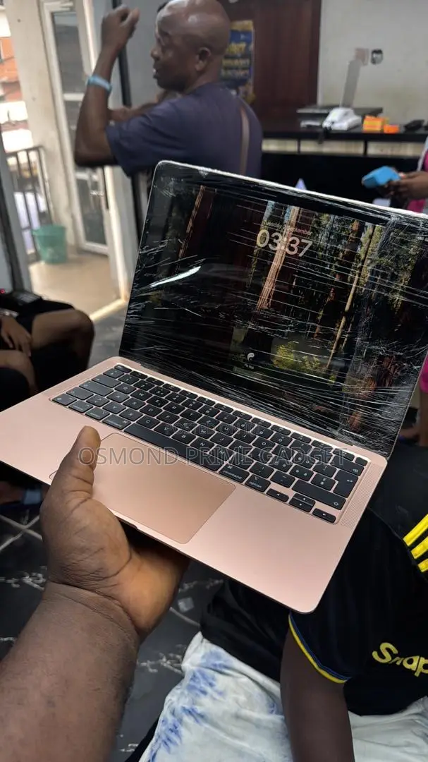 Laptop Apple MacBook Air 2020 8GB Intel Core i5 SSD 256GB