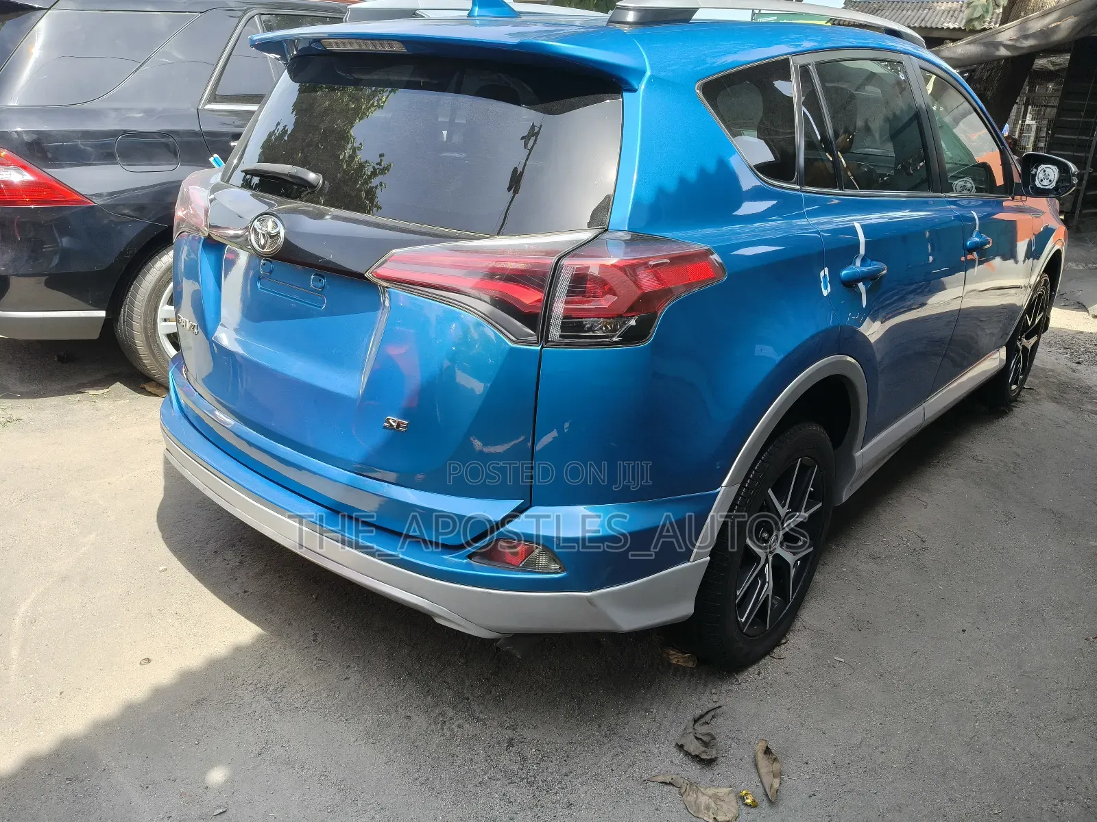 Toyota RAV4 SE FWD (2.5L 4cyl 6A) 2017 Blue