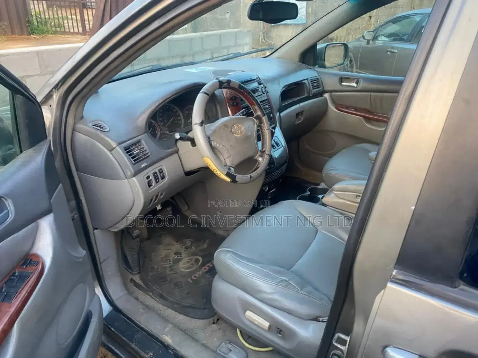 Toyota Sienna LE AWD 2005 Gray