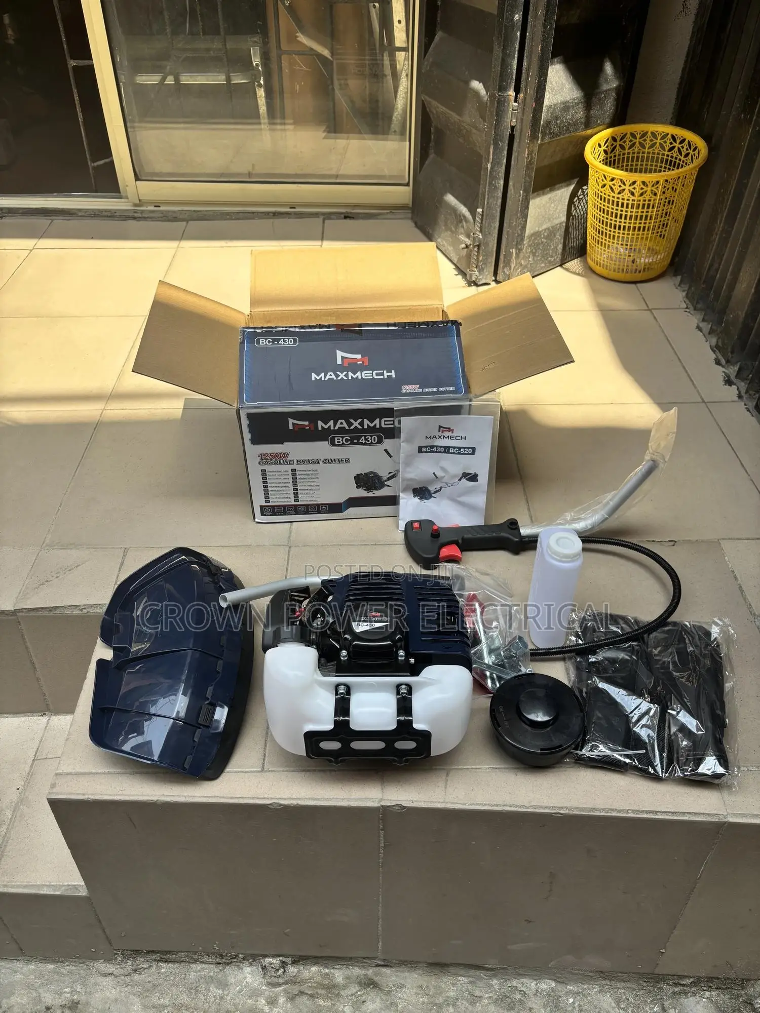 Brush Cutter Machine / Grass Cutting Machine
