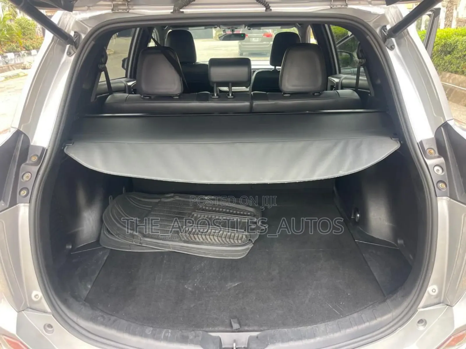 Toyota RAV4 SE AWD (2.5L 4cyl 6A) 2017 Silver