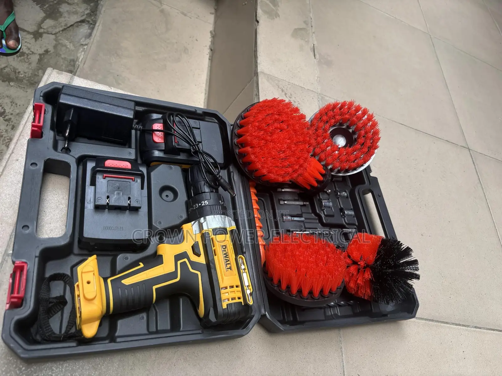 Cordless Drill Brush Machine For Washing Sofa And Carpet
