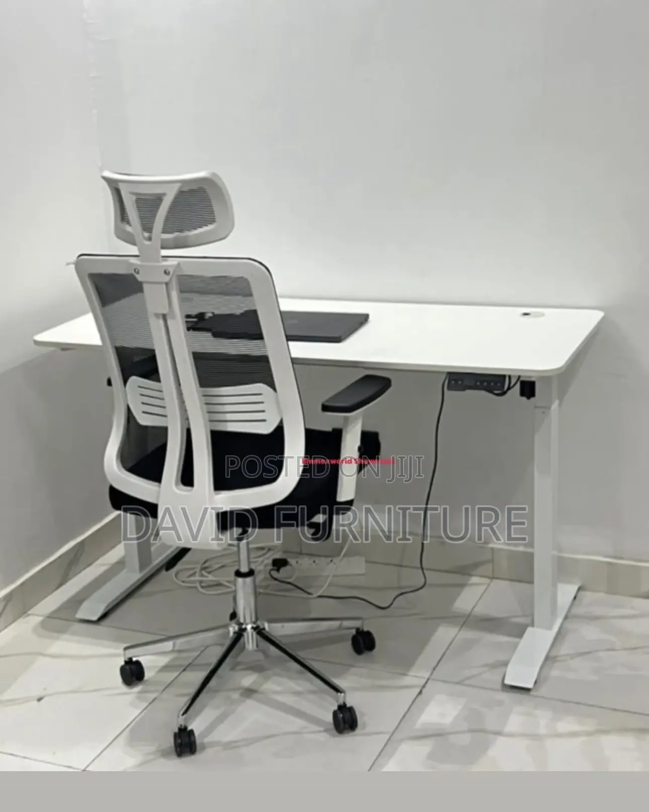 Ergonomic Office Desk With Modern Office Chair