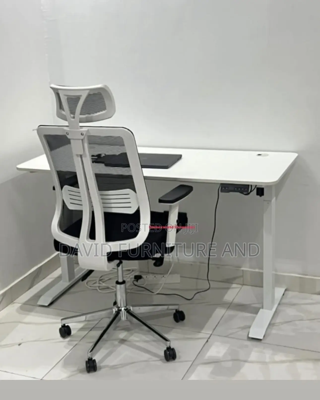 Ergonomic Office Desk With Modern Office Chair