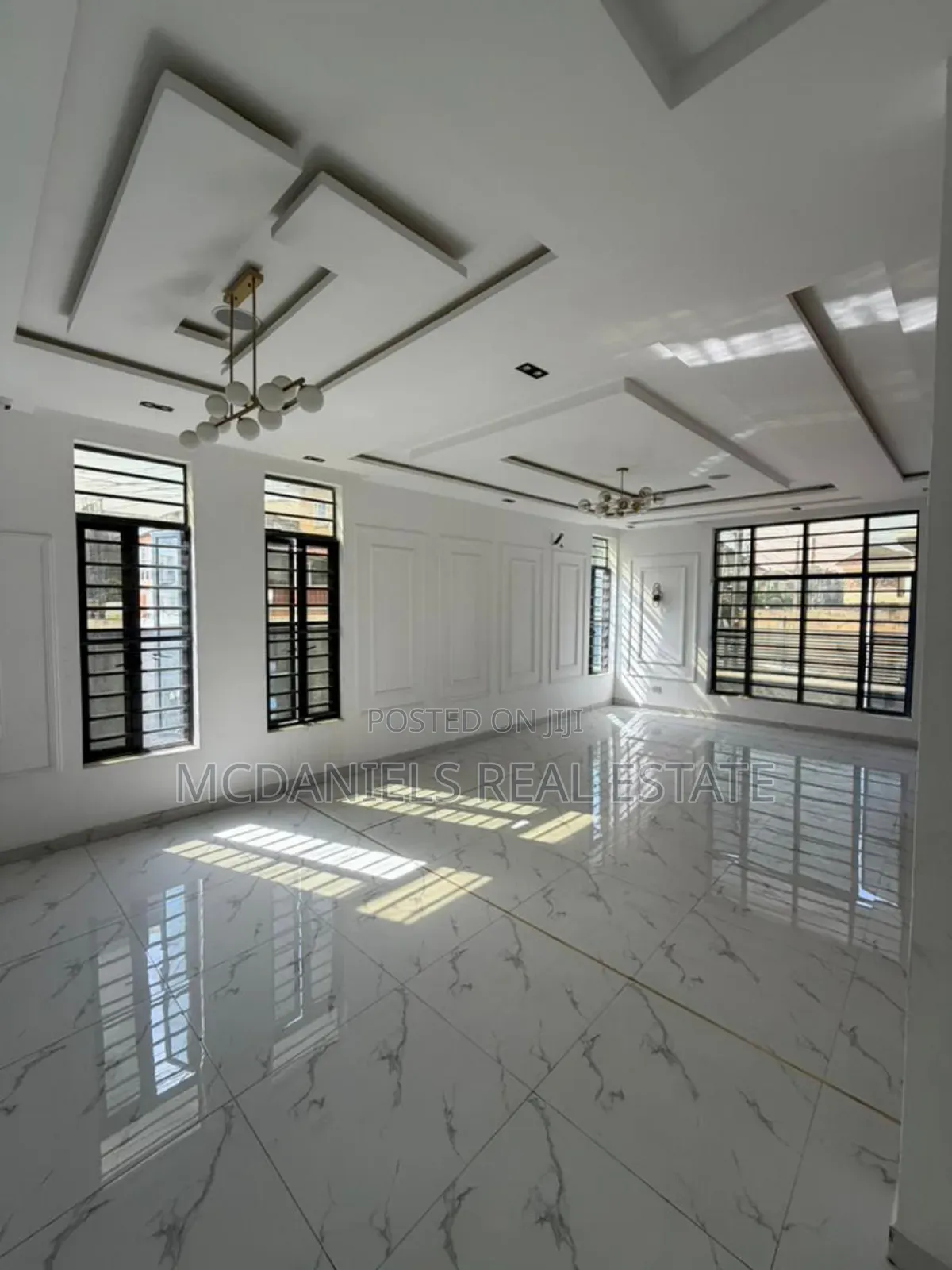 5bdrm Duplex in Osapa london for sale