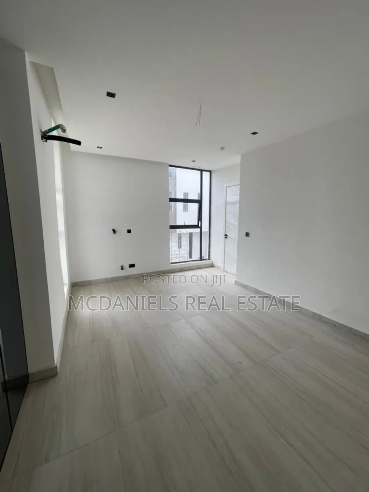 5bdrm Duplex in Osapa london for sale