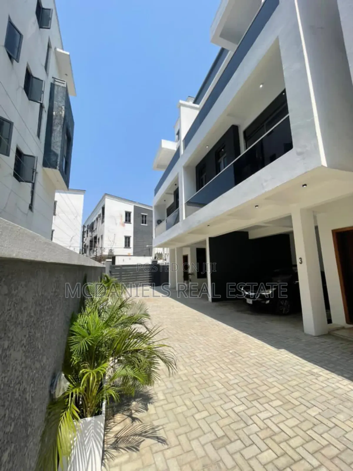 4bdrm Duplex in Ologolo for sale
