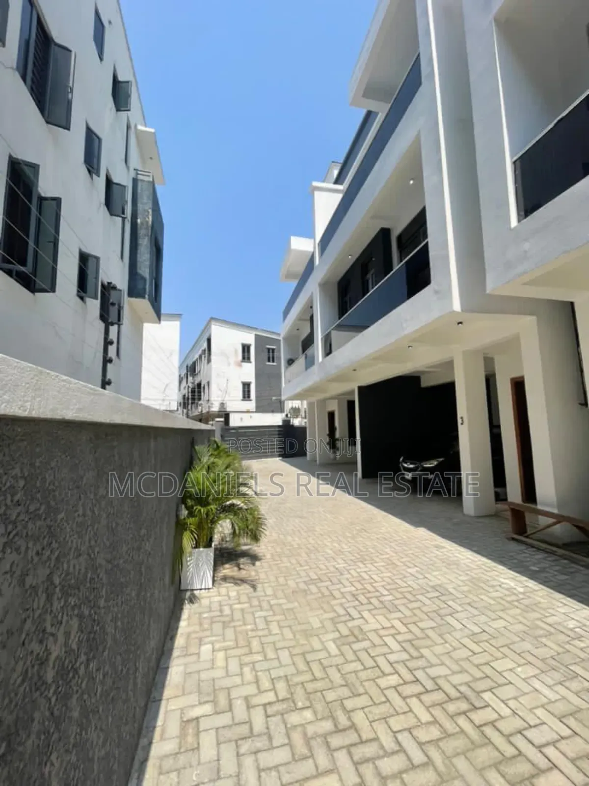 4bdrm Duplex in Ologolo for sale