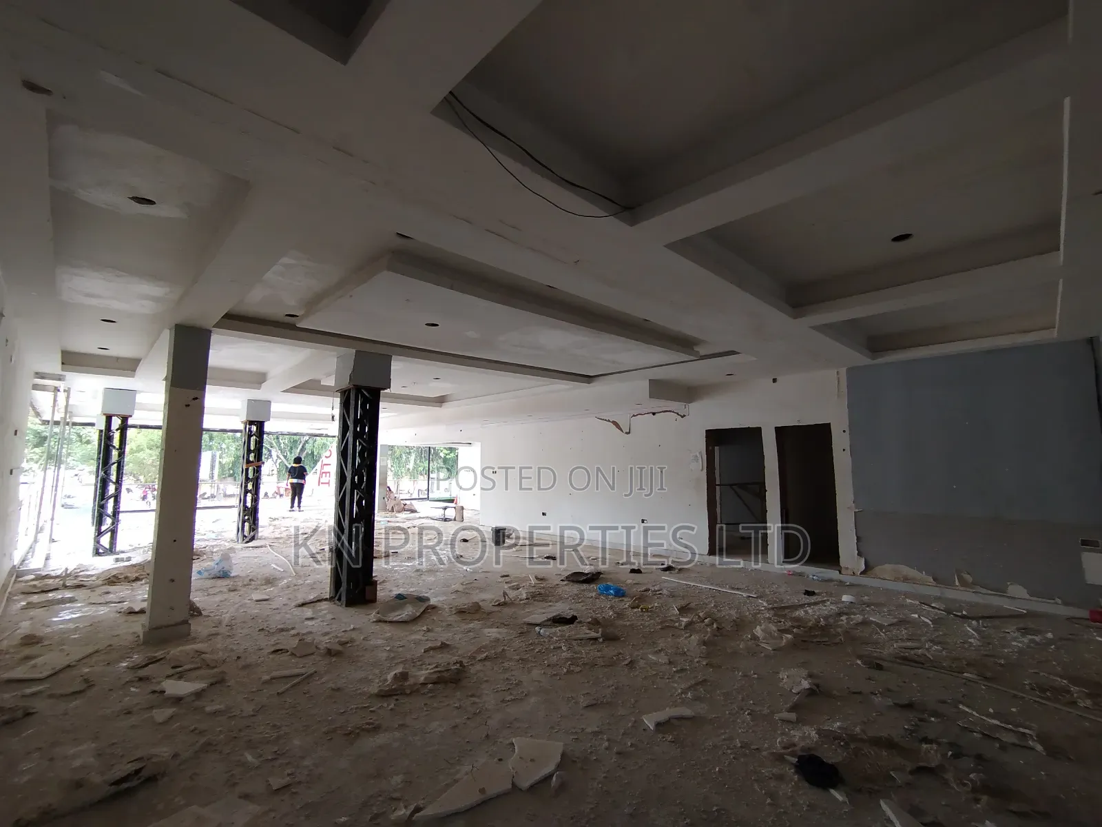 For Rent 180 SQM Meters for Commercial Purposes